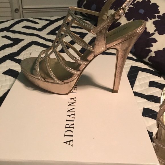 ADRIANNA PAPELL platform heel gold sandals - Picture 3 of 8
